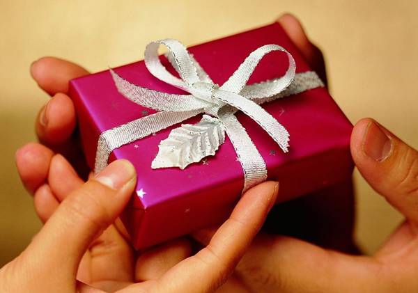 [有什么特别礼物送女朋友] 有什么礼物可以送给女朋友